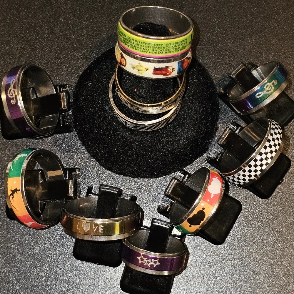 Rings Q - Picture 1 of 8